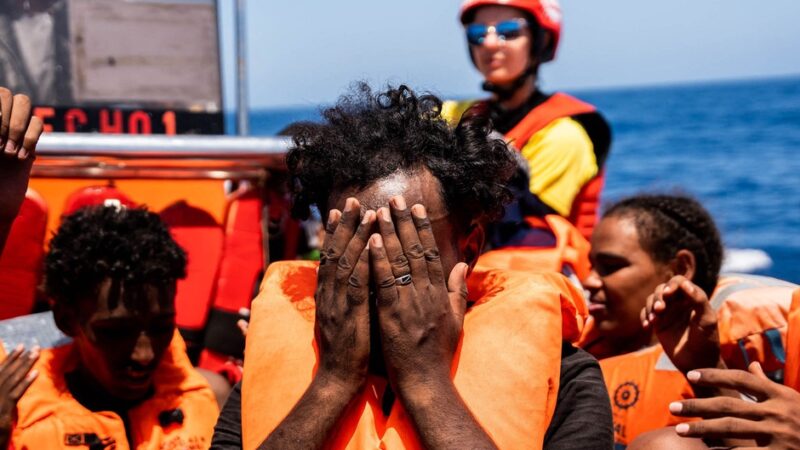 Sbarco di migranti a Salerno: fermati due presunti scafisti